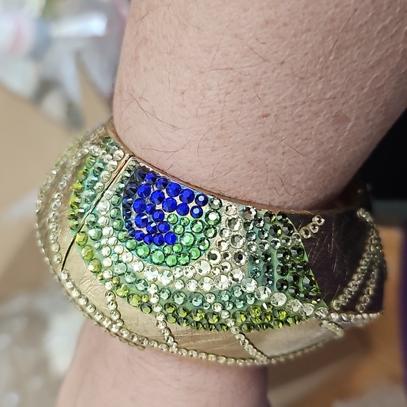 Stunning Gold Rhinestone Peacock Bracelet - Picture 5 of 5